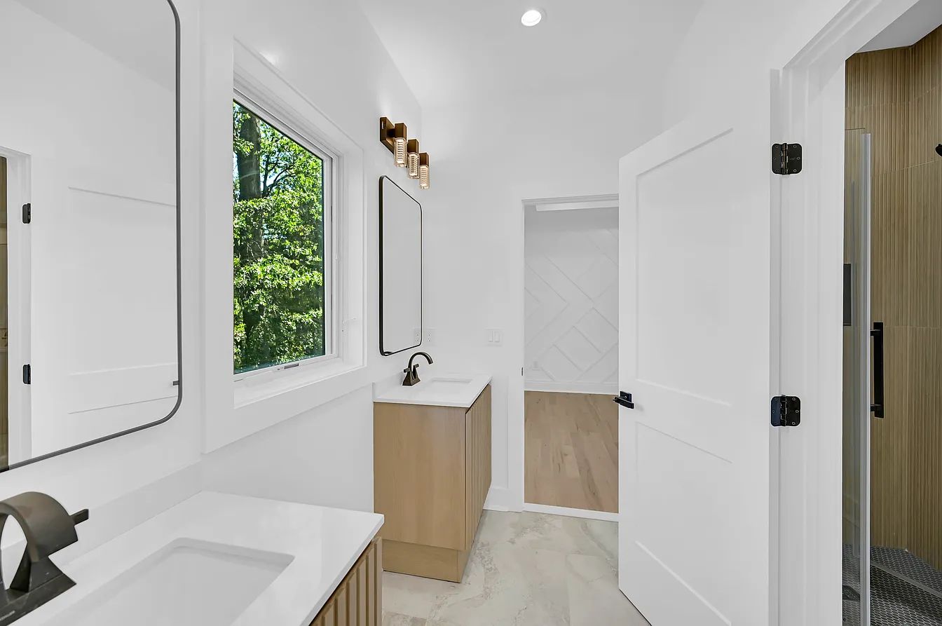 27 Mounthaven Dr Livingston NJ bathroom photo 21